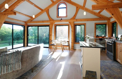 Spring Mills Cabina | Restorative Spring Mills Retreat w/ Pond!