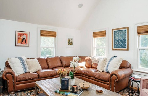 Ulster Park Casa | Restored 1890's Farmhouse near Kingston