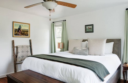 Ulster Park Casa | Restored 1890's Farmhouse near Kingston