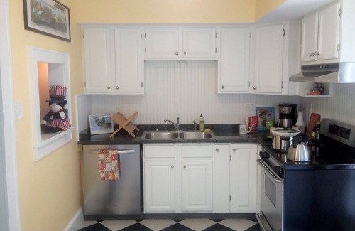 Red Hook Casa | Restored Farm House in quaint Hudson Valley Town of Red Hook, Dutchess County