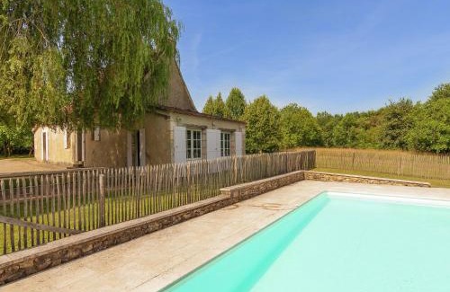 Saint-Georges-de-Montclard Casa | Restored farmhouse with private pool