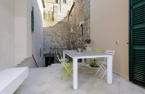 Torre di Palme Casa | Casa restaurada en el corazón de Torre di Palme dominante Mar Adriático