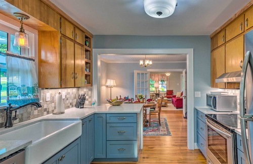 Mars Hill Casa | Restored Mars Hill Home on 1 Acre: Walk to Town!
