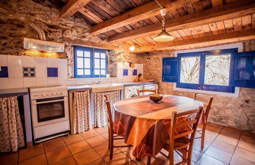 Riudaura Cabaña | Molino restaurado 4 p, piscina comunitaria climatizada (S Sta a P. Dicbre.)