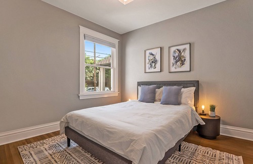 Congress Park Casa | Restored town home, easy walk to restaurants and parks