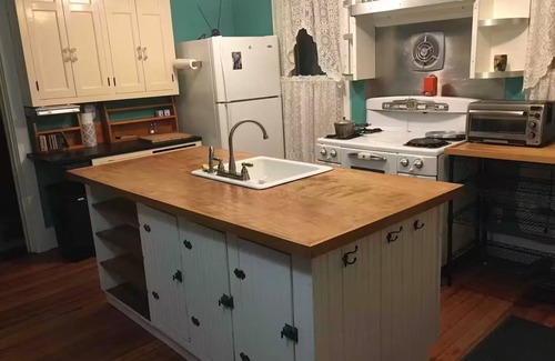 Des Moines Casa | Restored Victorian, Walk & Bike