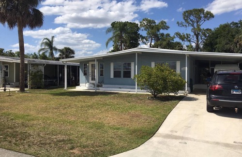 Bonita Springs Casa | Comunidad de Retiro Cerca de la Playa y Compras