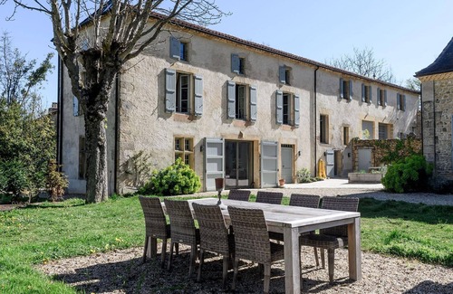 Saint-Germain-de-Belves Villa | Casa Rural en Dordoña con Piscina