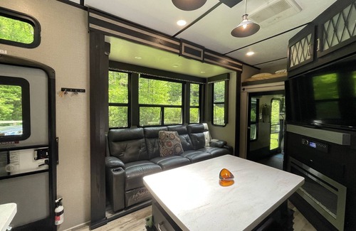 Fairview Casa | Retreat at Garren Creek (RV)