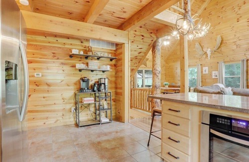 Hallsville Cabina | Retreat at the Cave - Hocking Hills Cabin