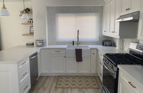 Port Weller Casa | Retreat by the Lake - Near the Niagara Wineries!