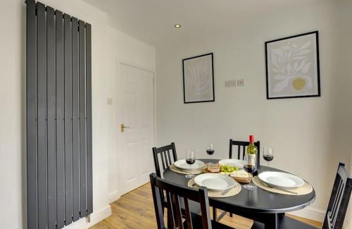 Stonnall Casa | Retreat Close to the N.E.C. Airport Resort World