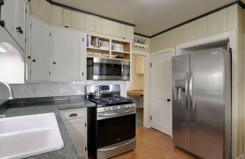 Hastings Casa | Retreat in Hastings: Two Homes, One Listing