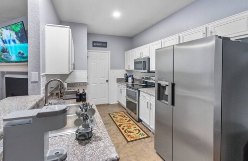 Roanoke Casa | Retreat in Roanoake |Roanoke Hidden Oasis | Resort Style Living