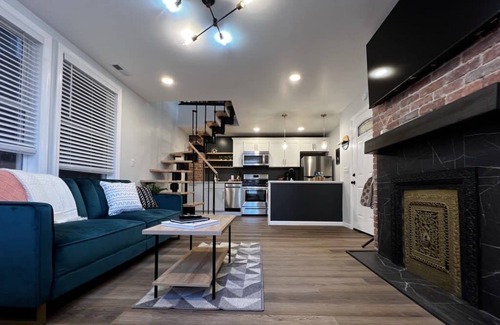 Verona Apartamento | Retreat in the Heart of a Pittsburgh Rivertown!