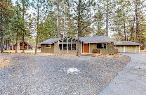 Sisters Casa | Retreat in the Pines