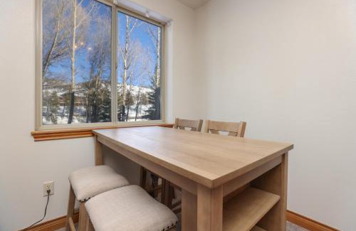 Willow Grove Casa | Retreat on the Blue Condo: Your Riverfront Retreat