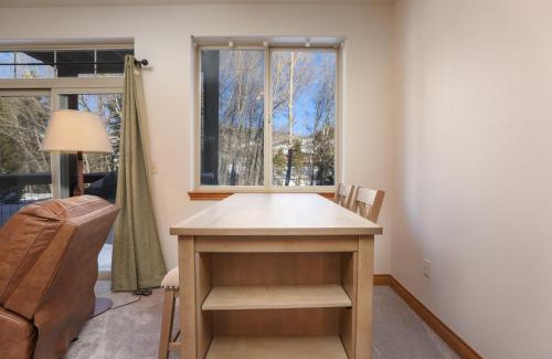 Willow Grove Casa | Retreat on the Blue Condo: Your Riverfront Retreat