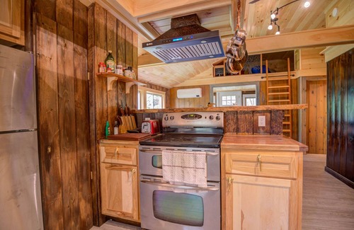 Hiram Cabina | Retreat on the Saco River