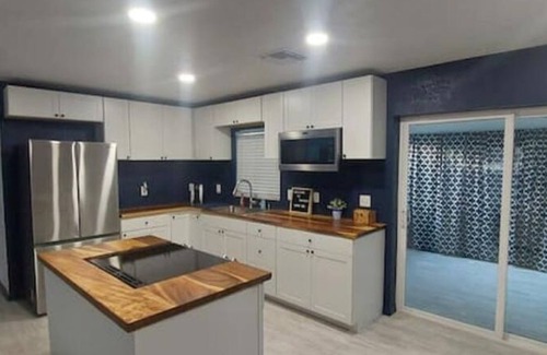 Tavares Casa | Retreat Overlooking Lake Dora!
