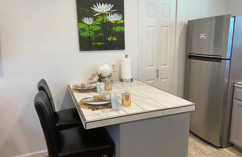 Baywood-Los Osos Apartamento | Retreat Studio with Private Patio and Full Kitchen located on the central coast.