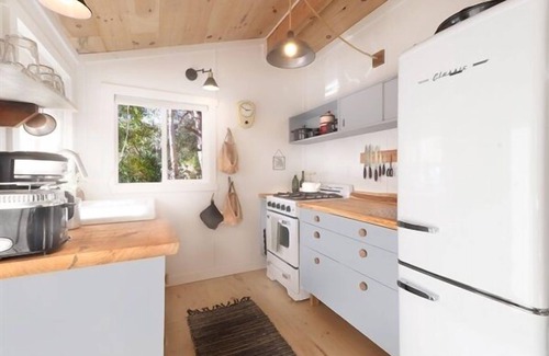 Timber Cove Cabina | Retreat to Rustic Luxe 'Fort Camp'