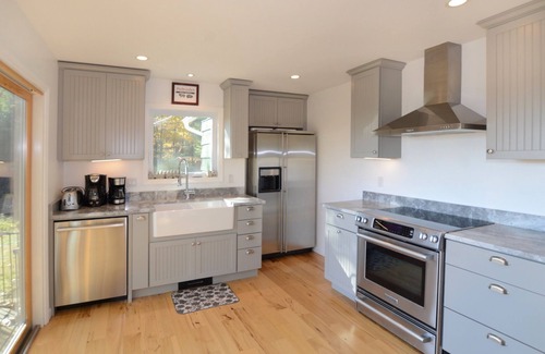 Glenford Cabaña | RETREAT TO SPENCER COTTAGE Relax w. Friends Family