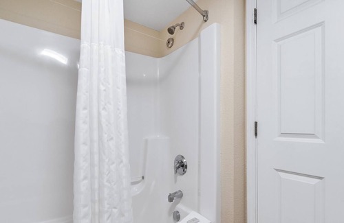 Kelleys Island Casa | Retreat to the Tranquil Glacier Suite on Kelleys Island 227