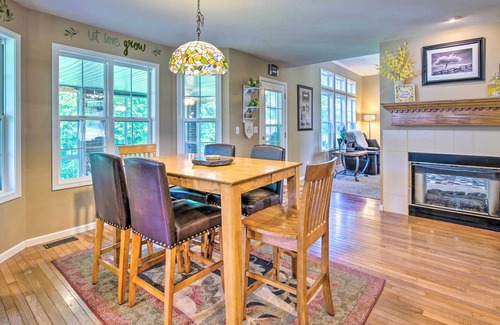 Nixa Casa | Retreat w/ Fire Pit ~ 16 Mi to Springfield!