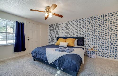 Pooler Casa | Retro! - 4BR Near Sav Airport