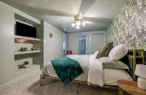 Pooler Casa | Retro! - 4BR Near Sav Airport