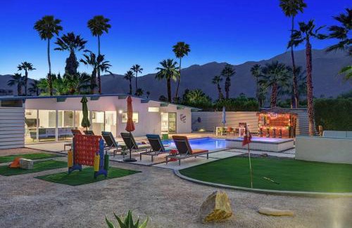 Sunmor Casa | Retro A Go Go House