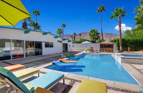 Sunmor Casa | Retro A Go Go House