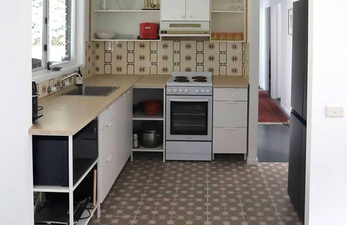 Macmasters Beach Casa | 'Retro Beach House' by Accom Holidays