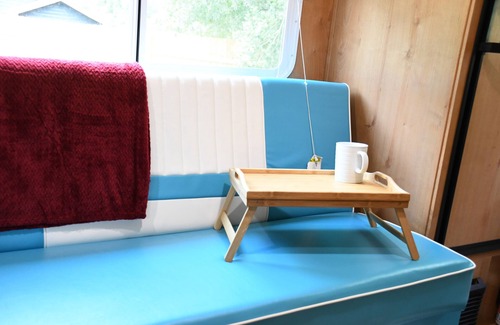 Chatham Casa | Retro Camper. A cozy stay in the country near Caney and Chatham Lakes