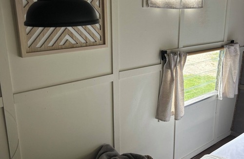 Lava Hot Springs Casa | Retro Camper king size bed