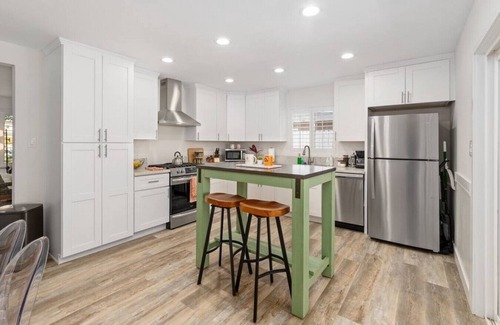 Loma Alta Casa | Retro Chic Hot Tub & Game Room, 10 Mins From Beach