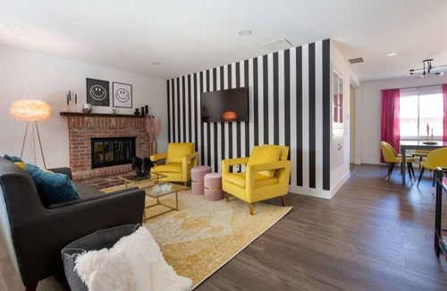 Alta Vista Area Casa | Retro Denver Retreat W/ Fun Games & Movie Room!