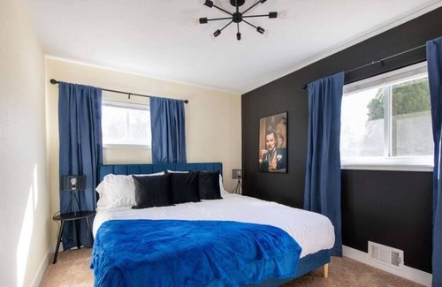 Alta Vista Area Casa | Retro Denver Retreat W/ Fun Games & Movie Room!