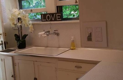 Downtown Klamath Falls Casa | Retro Fun❤️Smarthome King 4KTV Keurig❤️of Downtown