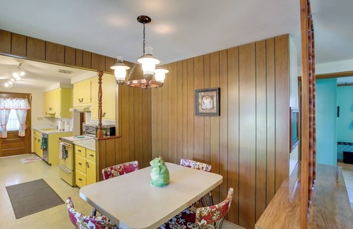 Green Bay Cabaña | Retro Green Bay Home: Steps to Lambeau Field!