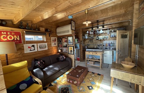 Bovey Tracey Cabina | Retro Lodge nr Dartoor with hot tub & opt sauna