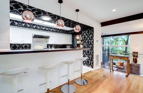 The Villages Casa | Retro Meets the Wild on the Buffalo Bayou, Take a Step Back to the 60's