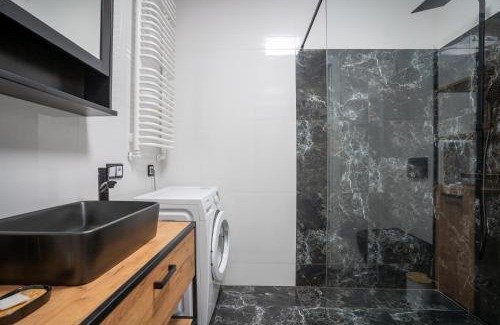 Sosnowiec Apartamento | Retro Milenium Park Apartment by BookingHost