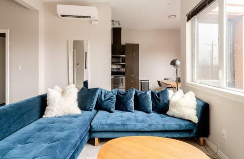 Belmont Apartamento | Retro Modern 2-Bedroom with 90 WalkScore