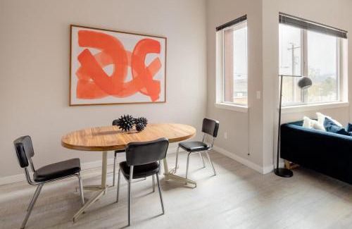 Belmont Apartamento | Retro Modern 2-Bedroom with 90 WalkScore