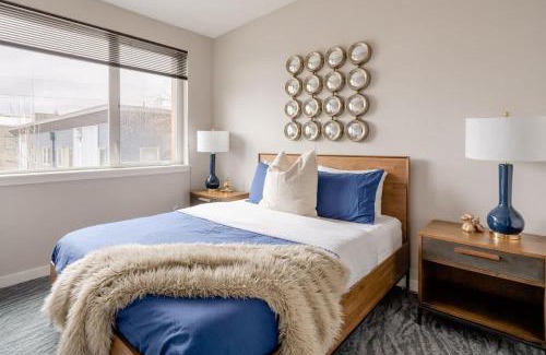 Belmont Apartamento | Retro Modern 2-Bedroom with 90 WalkScore