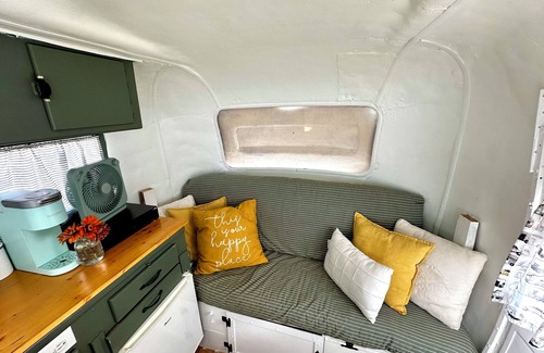 Fairhope Casa | Retro restored 1-bedroom caravan in Fairhope with AC