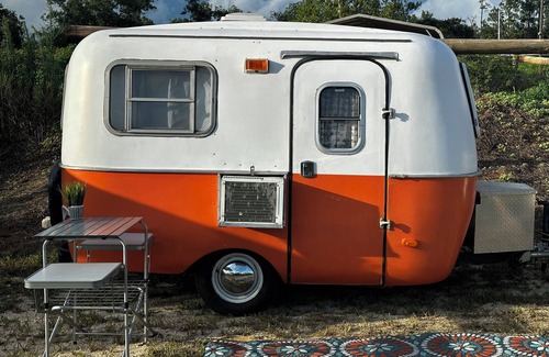 Fairhope Casa | Retro restored 1-bedroom caravan in Fairhope with AC