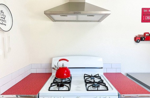 Coalinga Casa | Retro Rhythm Hideaway near Central Coalinga